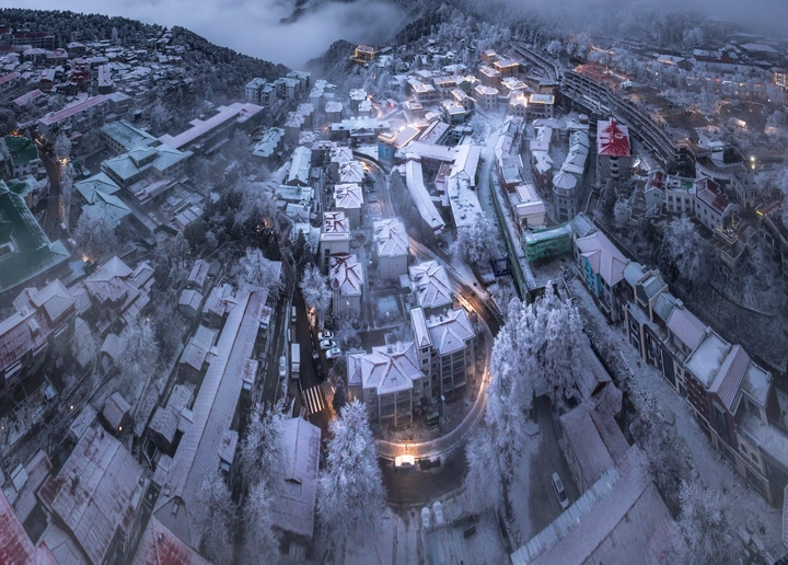 牯岭镇雪夜