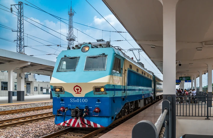 SS8-0100