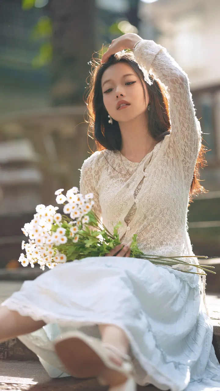 微风中的少女
