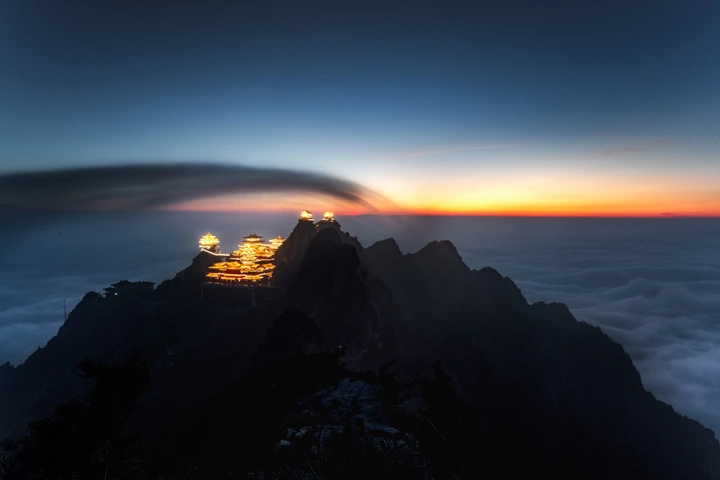 日出时间｜藏于深山之中的宫殿