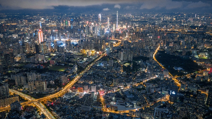 “昔日的羊城已经发展成为了国际大都市”