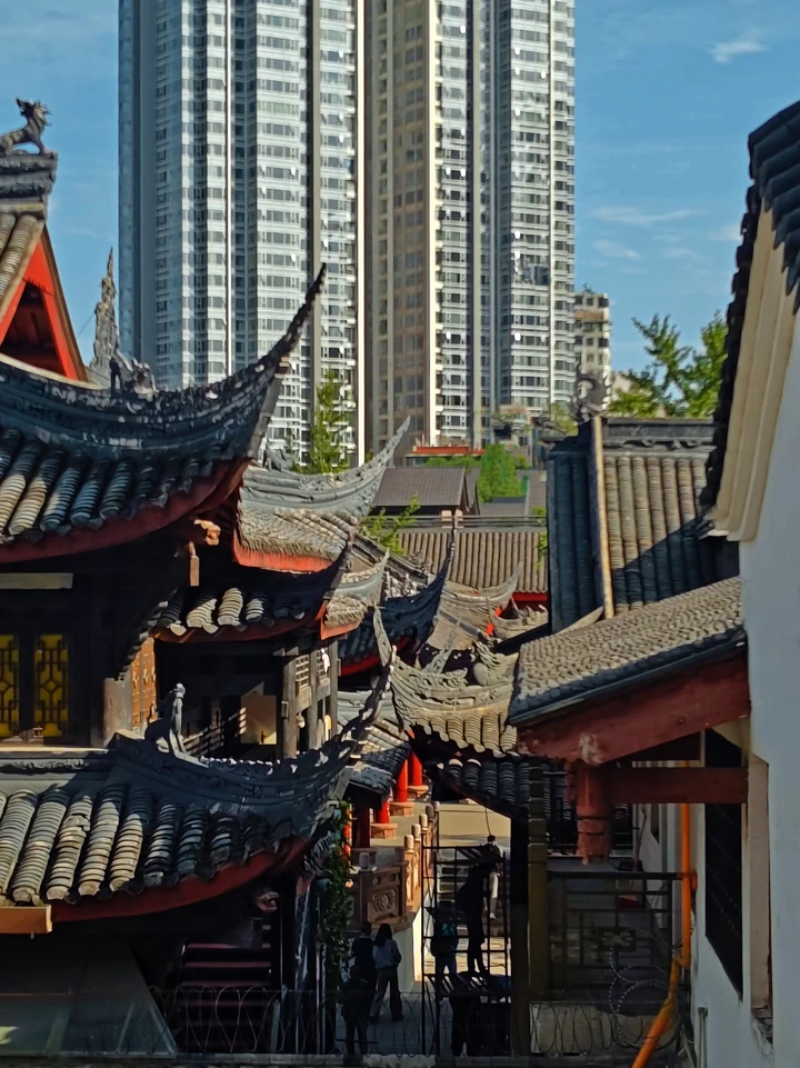 历史与现代的对视