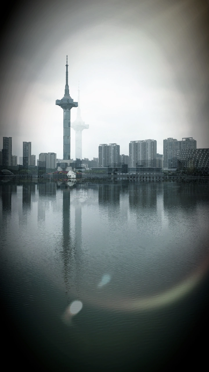 暗调聚龙湖