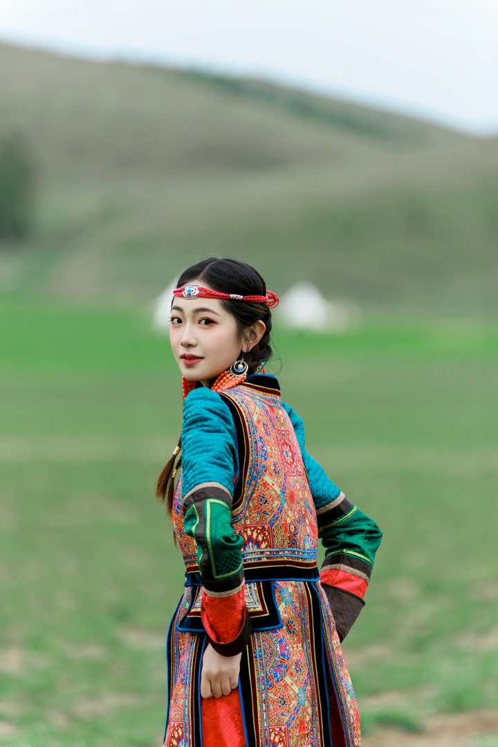 草原上的回眸，一眼万年