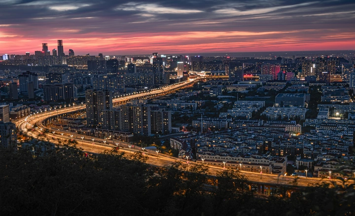 晚霞下的世界