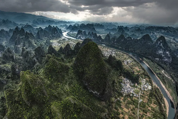 桂林山水，万亩峰林