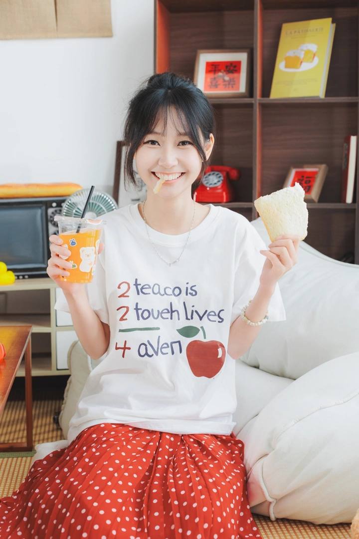 “在自己的小世界快乐至上🥰”