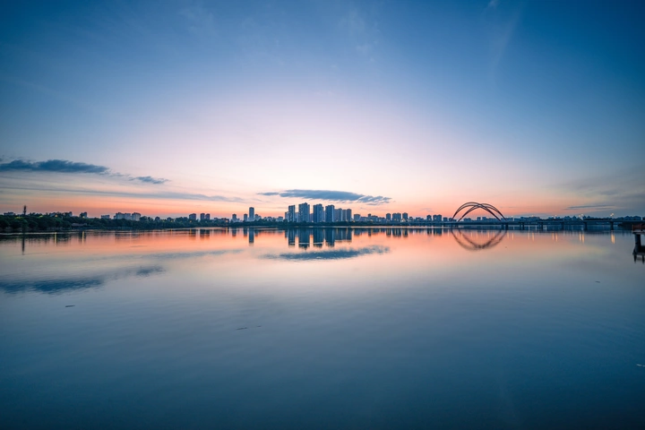 老蛙12mm F2.8 AF首次实战，氛围感拉满