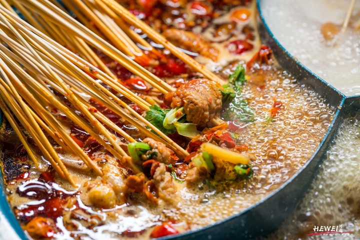 在教室吃串串