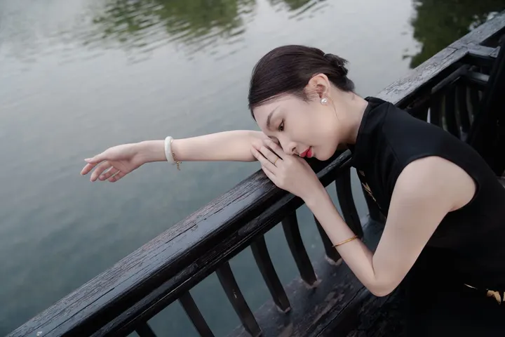 卿本霓裳