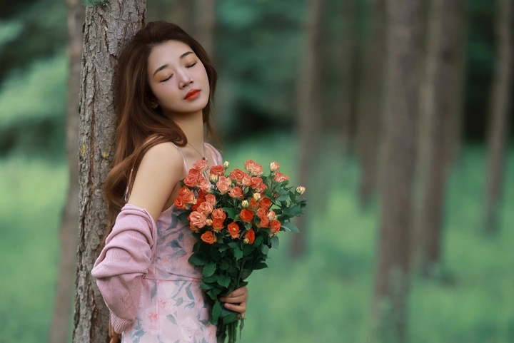 少女与花