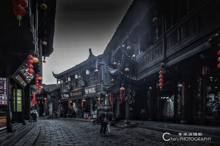 古韵悠长，青石板路，红灯笼点缀，漫步在历史的长廊-湖南.湘西芙蓉镇