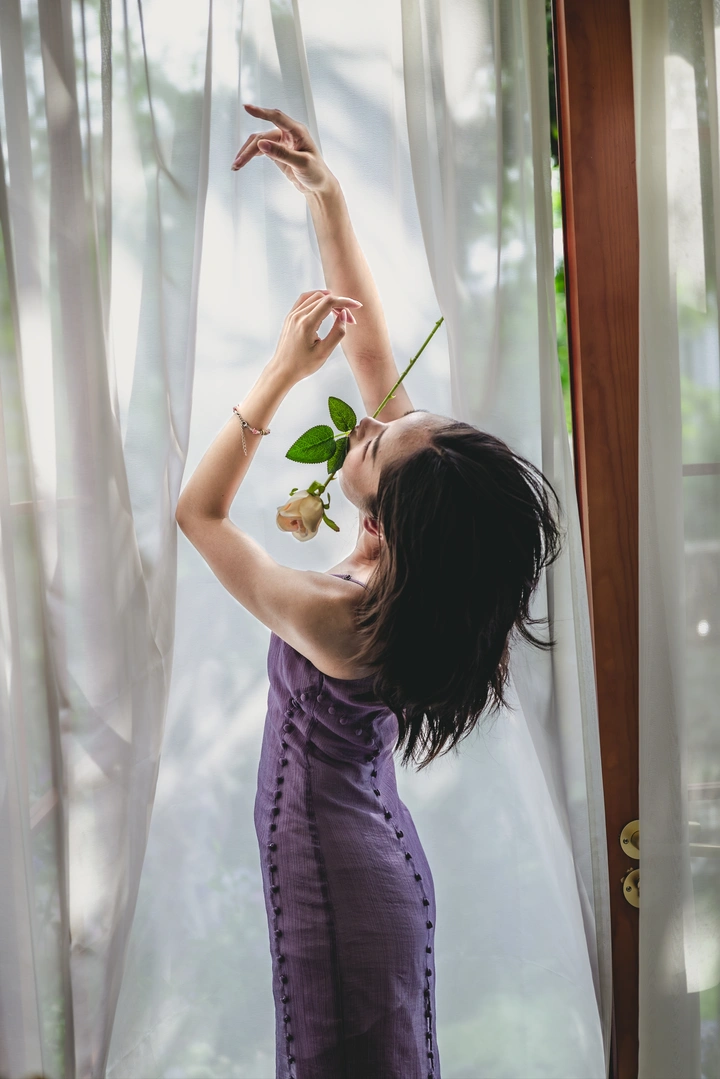 花房里织就一场永不苏醒的春眠
