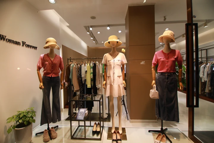 夜幕的服装店
