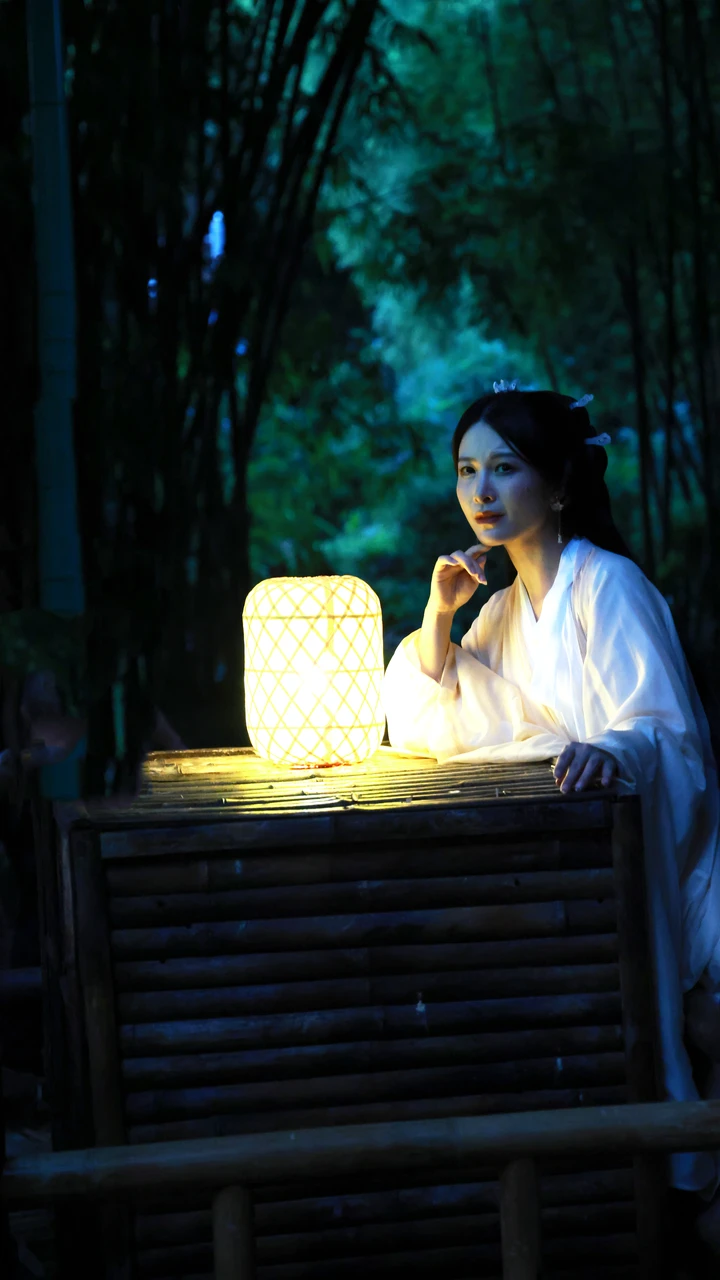 夜色苍茫，妾昐郎归