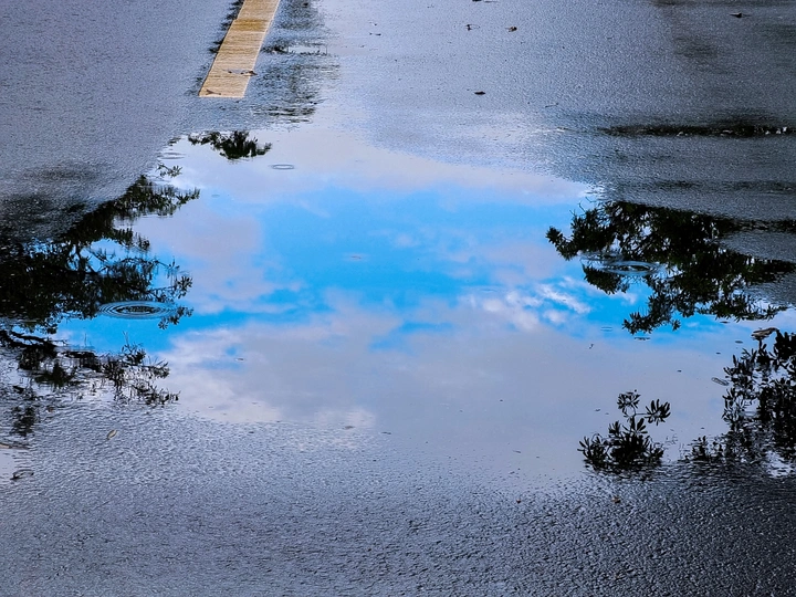 大雨让城市颠倒