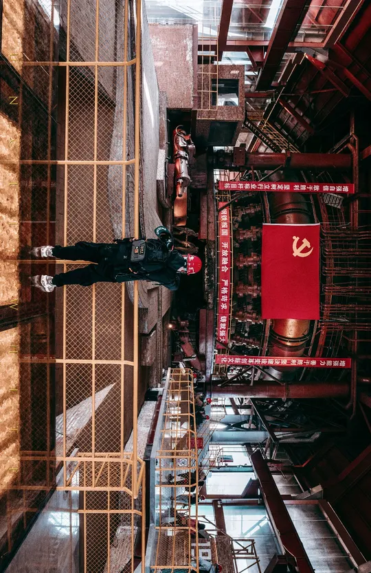 带有标志的工业建筑