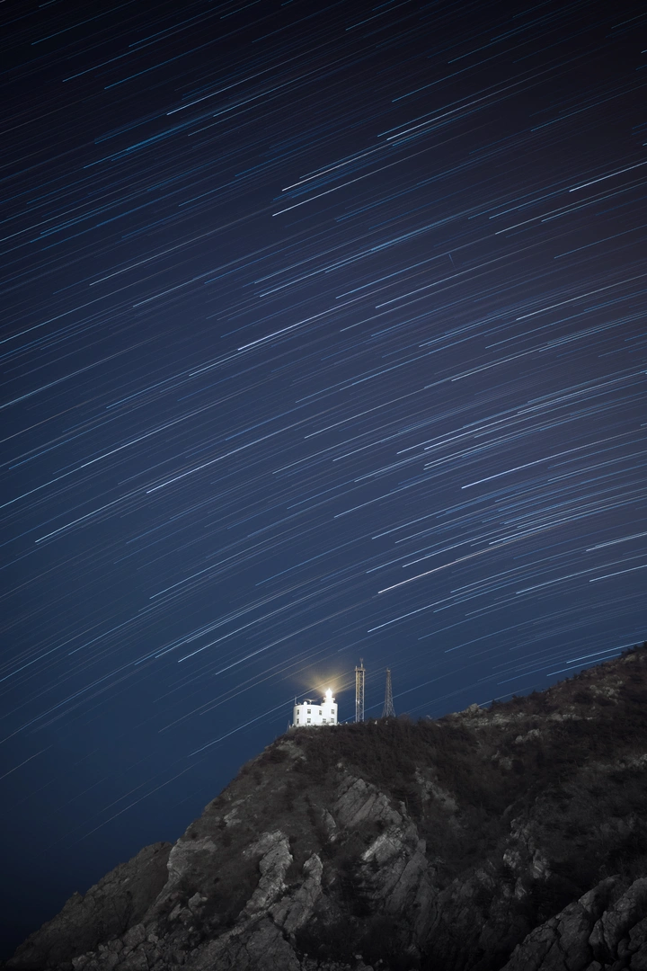 星空下都灯塔