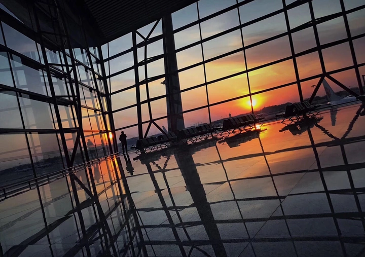 首都机场T3夕阳离去