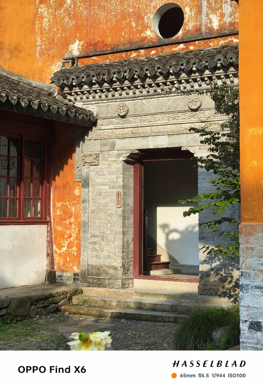 一个老建筑里的门