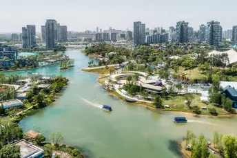城市附近的大量水域