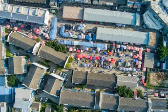 贫民窟城市中的房屋 aerial view