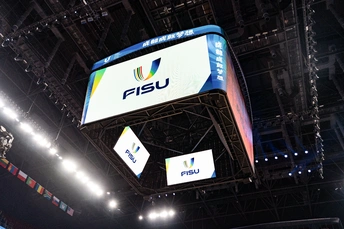 舞台已经准备好 主要活动即将开始。