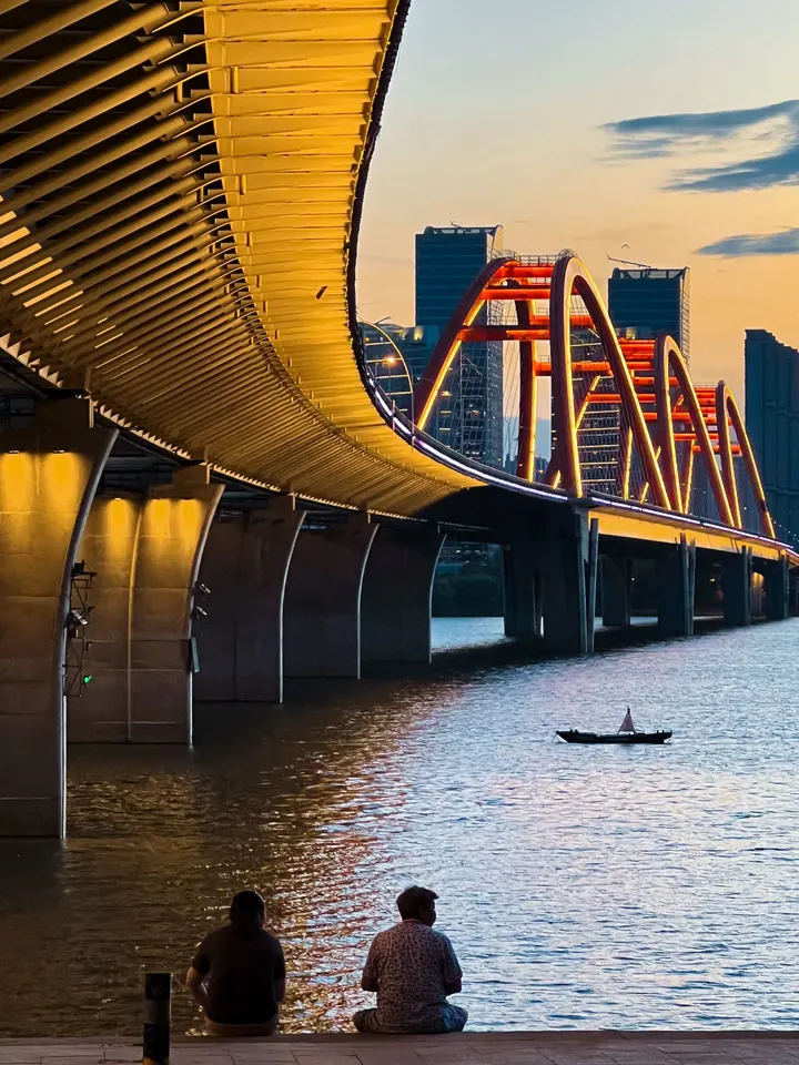 日落下的福元路大桥