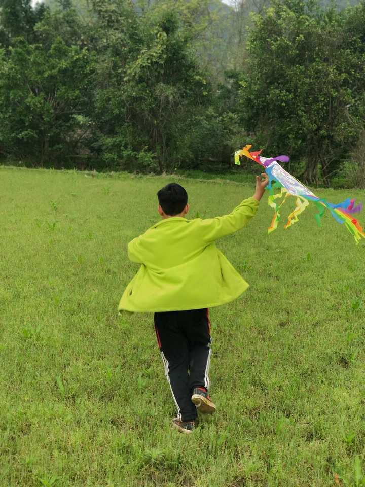 放风筝.