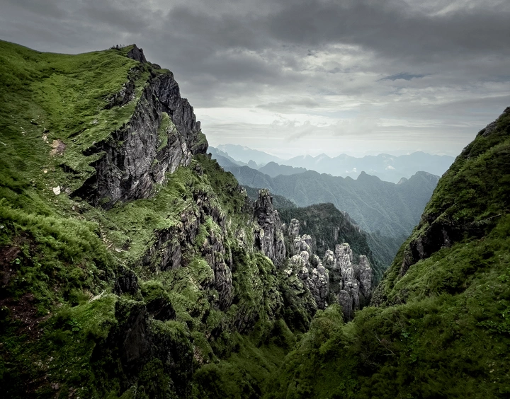 黑石山