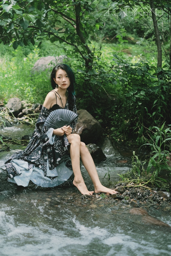盎然