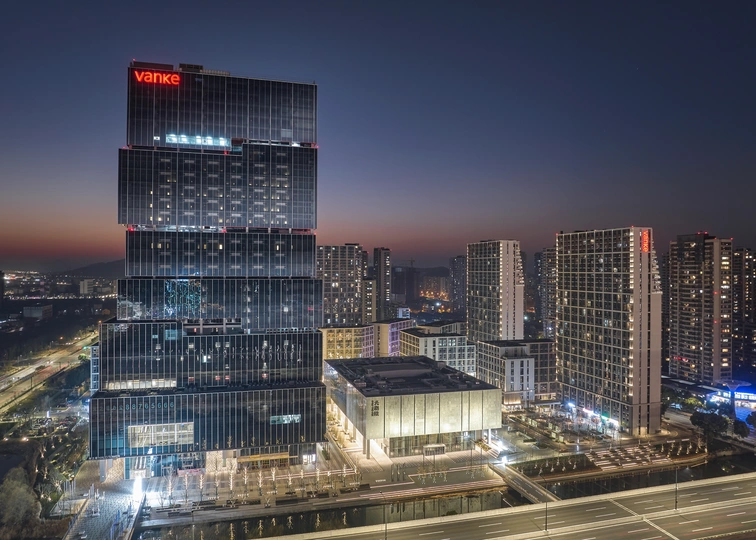 夜晚的城市夜景 高耸的建筑物