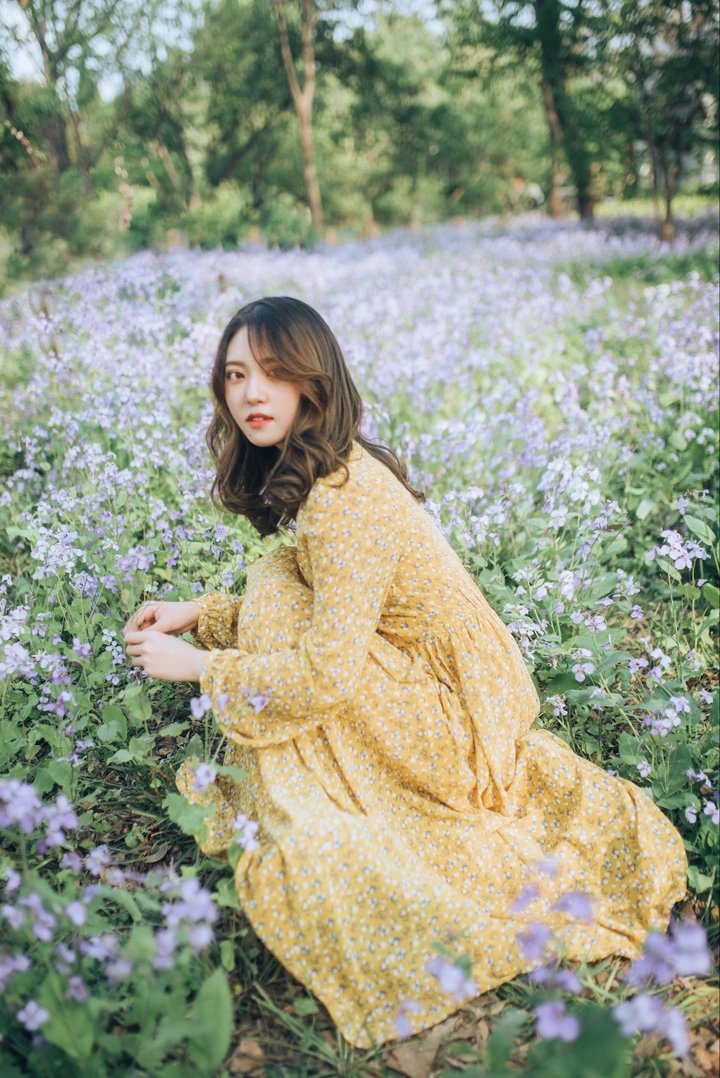 淡黄色的长裙呐🌻⭐~春天哦🍃