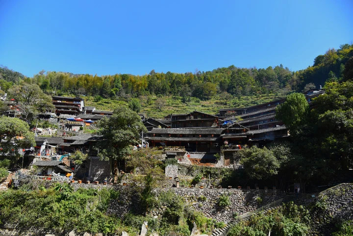 岭上人家