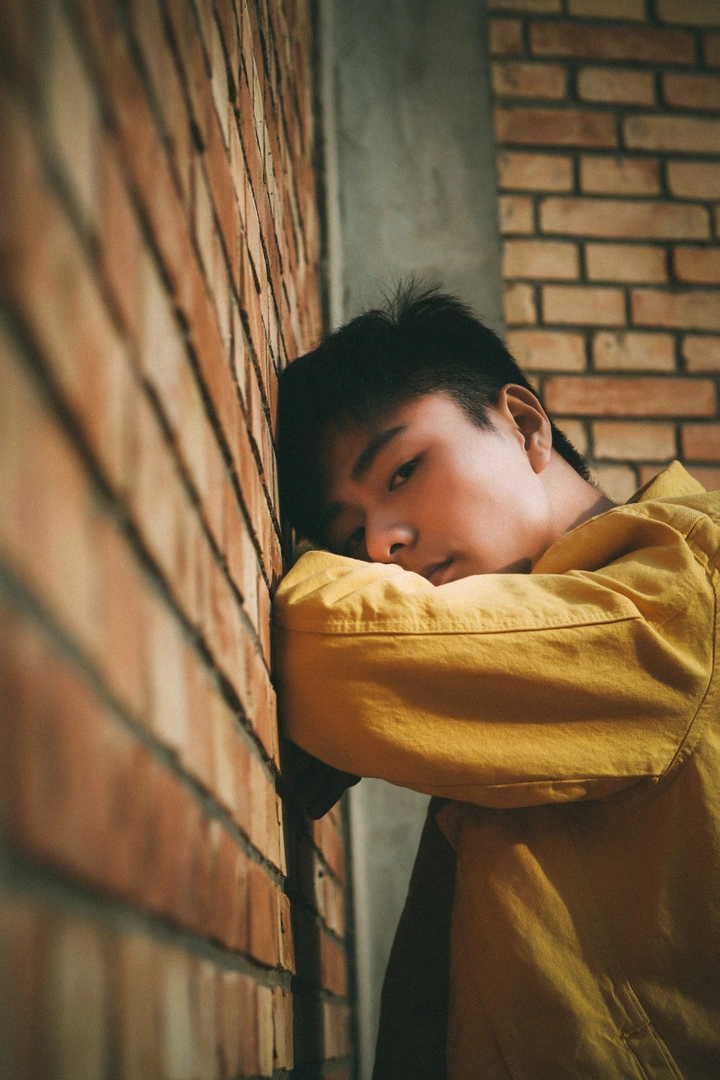 目不转睛