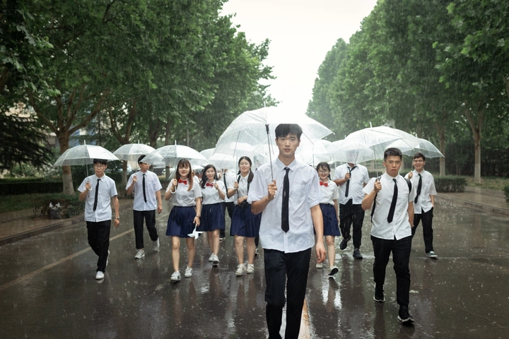 下雨天的毕业照
