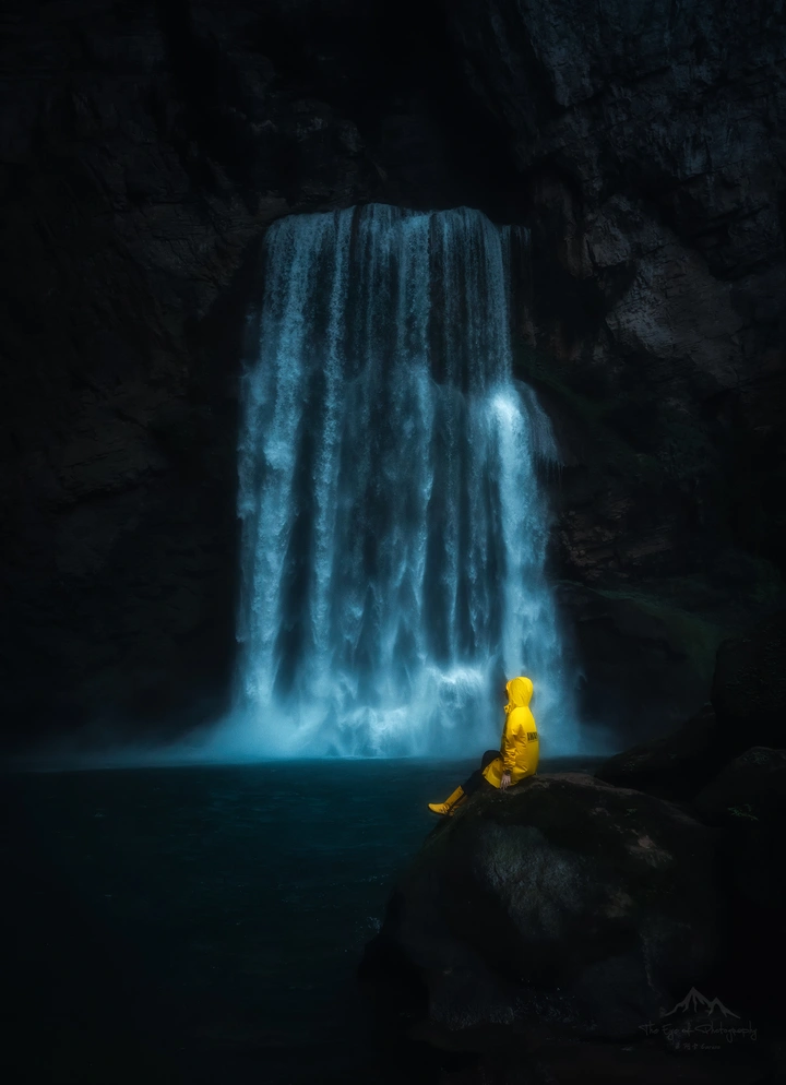 《Waterfall》