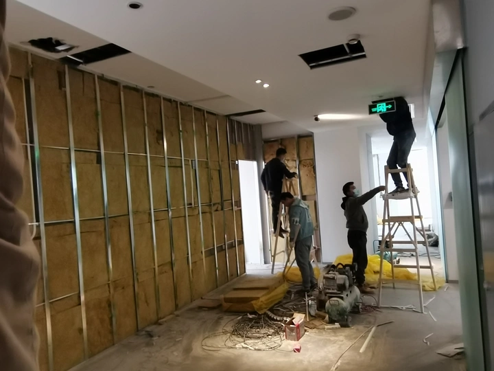 我们每个人都在生存与事业中忙碌