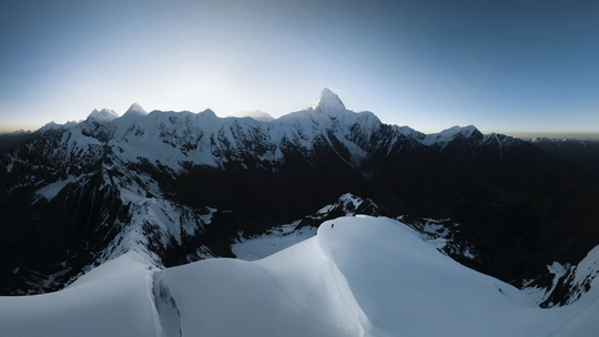 雪山上有一缕阳光