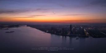 城市日落的宣传海报