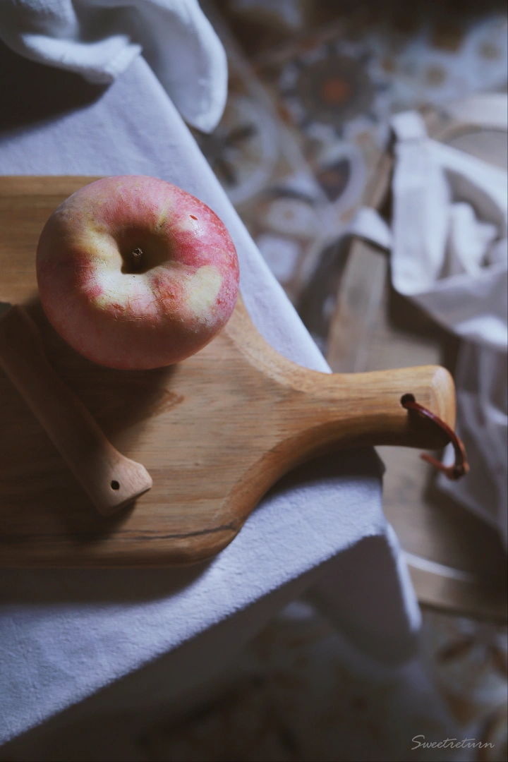 送你一只红苹果🍎