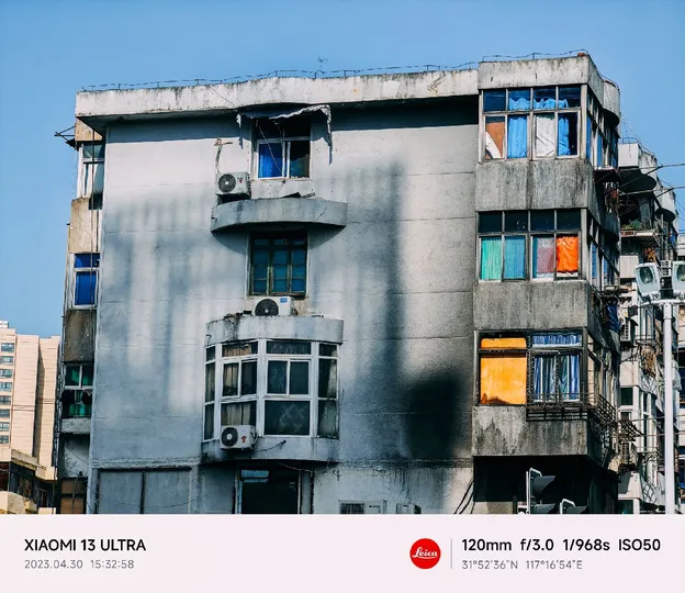 一张城市中的老建筑的照片