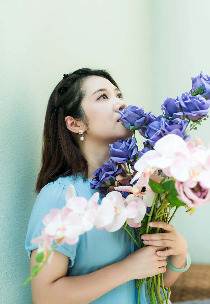 可爱的可模可摄的女摄影师