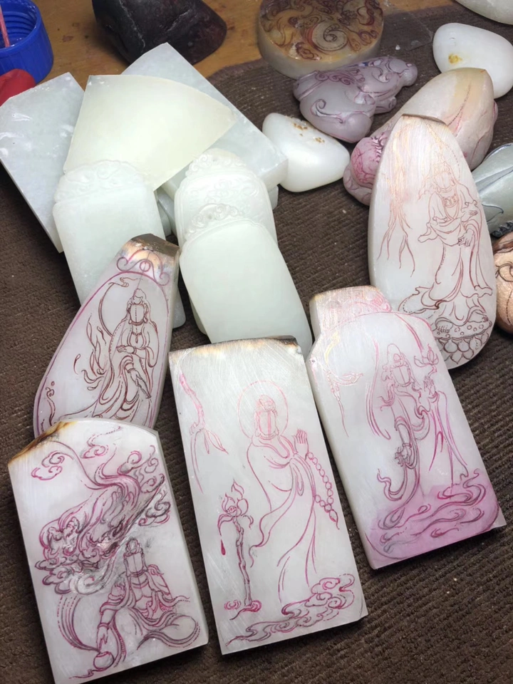 和田玉牌子都是机雕吗