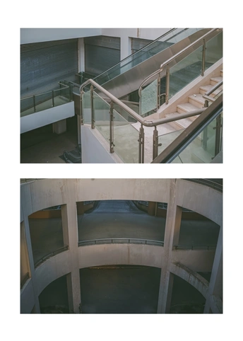 建筑物二楼楼梯间的照片