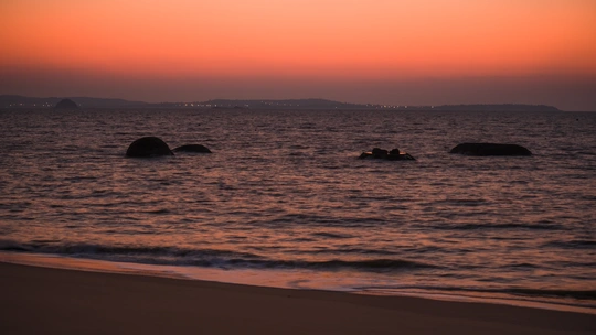 夕阳西下 天空中的太阳渐渐落下