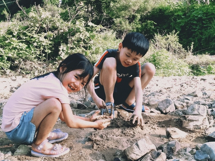 不慌不忙，一起长大