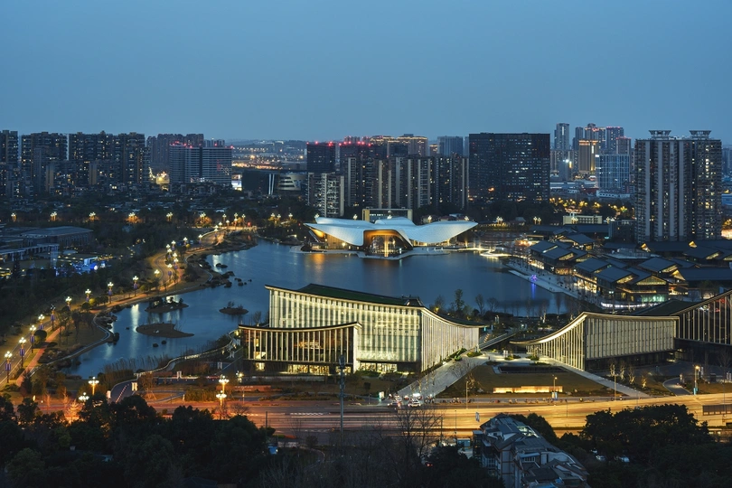 暮色中的大城市夜景