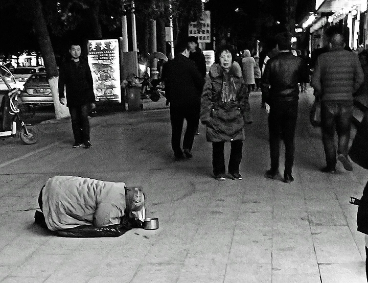 街头乞丐