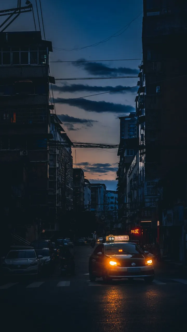 清晨的巷